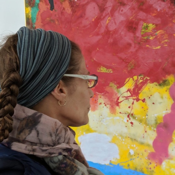 Meet your Posher, Heidi - Picture 2 of 3